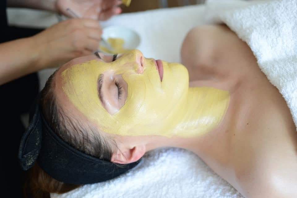 Masque visage jaune